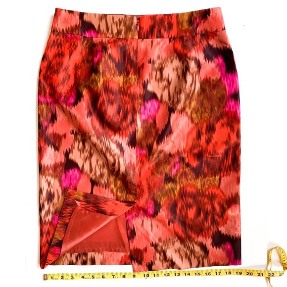 J.CREW 100% silk pencil skirt floral shades of red - Picture 4 of 5